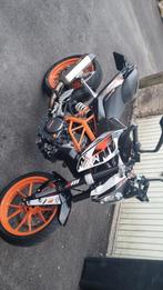 Duke 390 uit het jaar 2015, Motoren, Particulier, ABS, 1 cilinder, 372 cc