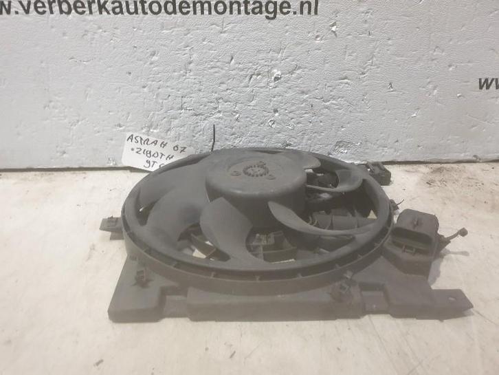 KOELVENTILATORMOTOR Opel Astra H GTC (L08) (13-147-279), Auto-onderdelen, Airco en Verwarming, Opel, Gebruikt