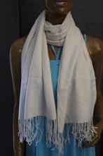 Langwerpige sjaal met franjes ecru 154 cm X  60 cm, Gedragen, Ophalen of Verzenden, Sjaal, Geen merk