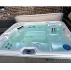 Hotspring jacuzzi !!, Tuin en Terras, Ophalen, Zo goed als nieuw, Trap, Vast