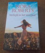 Verliefd in het voorjaar (2 romans in 1 bundel /Nora Roberts, Ophalen, Zo goed als nieuw, Nora Roberts