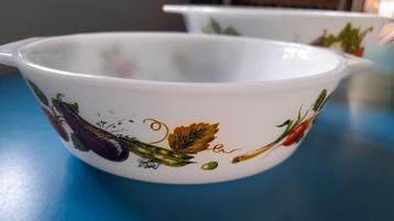 2 kommen Pyrex England groentemotief, Enlèvement ou Envoi