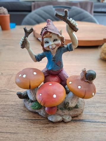 Pixie beschikbaar voor biedingen