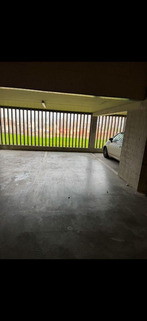TE HUUR: Parkeerplaats in Machelen, Immo, Appartementen en Studio's te huur, Provincie Vlaams-Brabant, Minder dan 20 m²