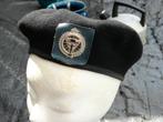 ABL zwarte baret met kenteken Karabiniers-Wielrijders 1975, Ophalen, Landmacht, Helm of Baret