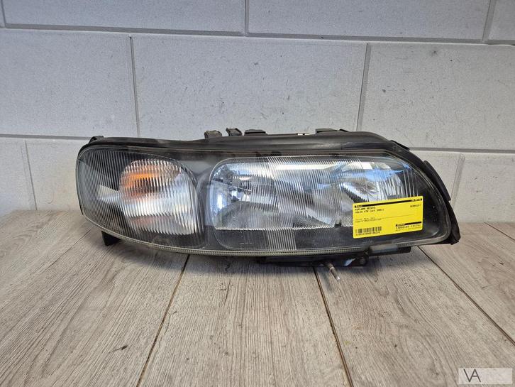 Volvo S60 V70 XC70 2000 - 2004 koplamp rechts €30 8620687, Auto-onderdelen, Verlichting, Volvo, Gebruikt, Ophalen of Verzenden
