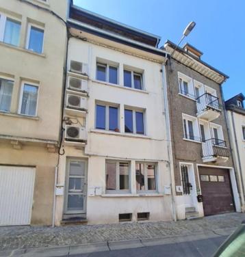 Bouillon: opbrengstpand, 4 appartementen, stadscentrum. beschikbaar voor biedingen