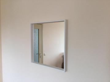 IKEA NISSEDAL spiegel, wit, 65x65 cm beschikbaar voor biedingen