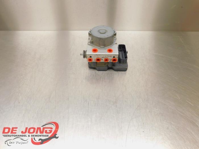 Pompe ABS d'un Renault Clio, Autos : Pièces & Accessoires, Électronique & Câbles, Renault, Utilisé, 3 mois de garantie, Enlèvement ou Envoi