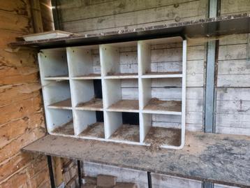 Gratis kast voor nestjes kippen, duiven of vogels beschikbaar voor biedingen