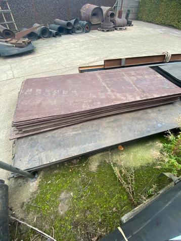Stalmatten 3 meter lang beschikbaar voor biedingen
