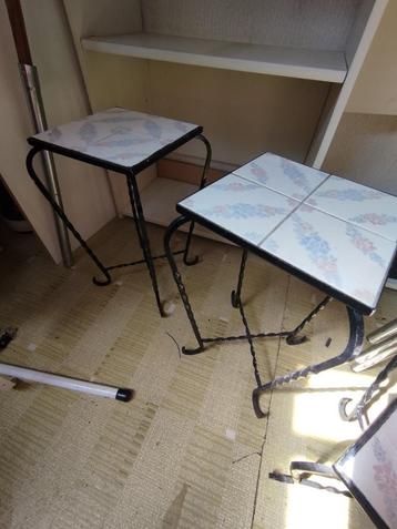 3 petites tables d appoint, Enlèvement, Utilisé, Carré, Métal ou Aluminium