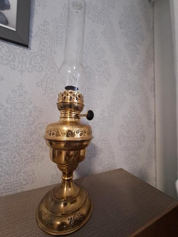 Oude petroleumlamp, nog van overgrootmoeder, Enlèvement