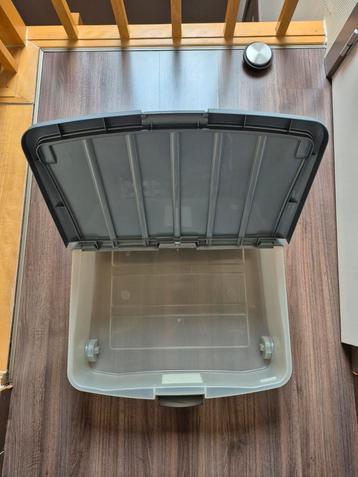 Opbergbox met wieltjes  beschikbaar voor biedingen