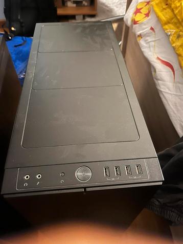 Pc case beschikbaar voor biedingen