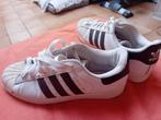 Baskets Adidas taille 40, Sport en Fitness, Tennis, Ophalen of Verzenden, Gebruikt, Adidas