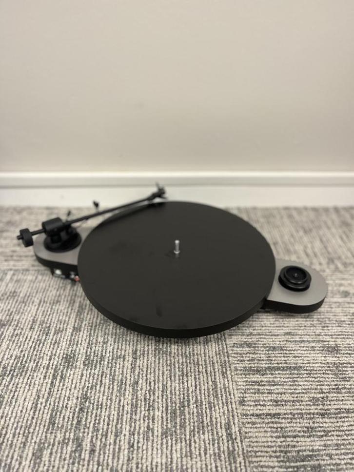 Pro-Ject | Elemental OM5e | USB | Zilver / zwart, Audio, Tv en Foto, Platenspelers, Nieuw, Platenspeler, Overige merken, USB-aansluiting