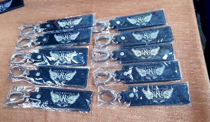 rommelmarkt spullen, Zwarte leren Rock & Republic LA hangers, Diversen, Rommelmarktspullen, Nieuw, Ophalen