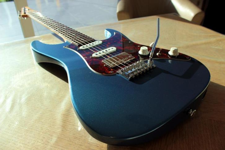 Ibanez Prestige AZ2204N, Musique & Instruments, Instruments à corde | Guitares | Électriques, Comme neuf, Solid body, Ibanez, Enlèvement