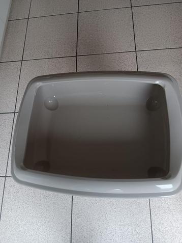Kattenbak Moderna beschikbaar voor biedingen