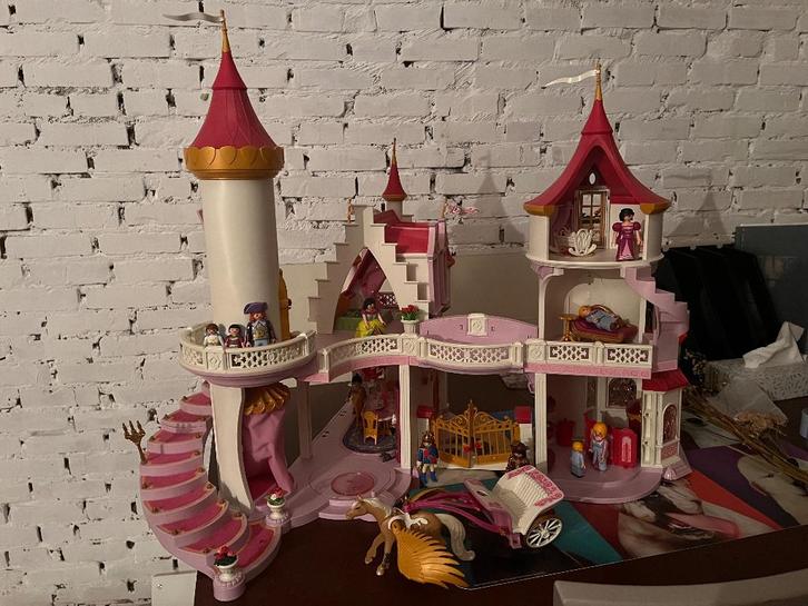 Playmobil bundel, groot kasteel, zwembad en meeneem kasteel, Kinderen en Baby's, Speelgoed | Playmobil, Zo goed als nieuw, Complete set