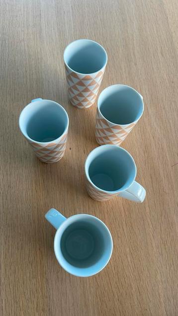 Tasses de café, Enlèvement