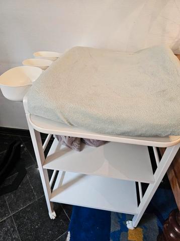 Commode beschikbaar voor biedingen
