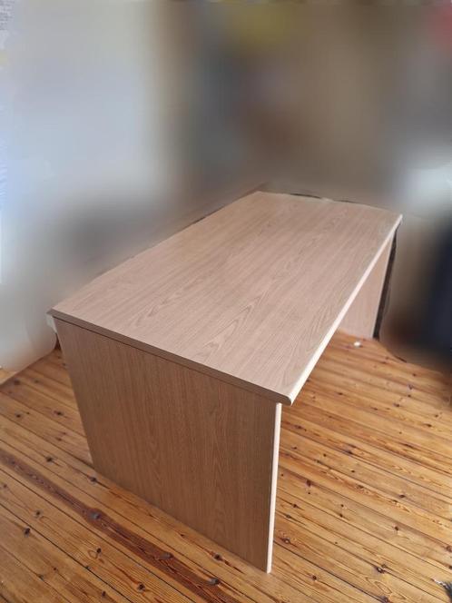 Bureau - à donner, Huis en Inrichting, Bureaus, Zo goed als nieuw, Bureau, Ophalen