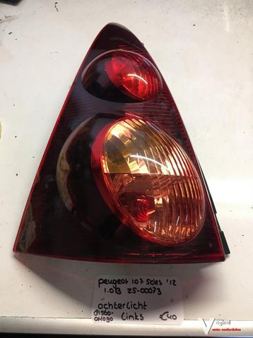 Peugeot 107  1.0 B    5drs  2012   2500073   Achterlicht Lin beschikbaar voor biedingen