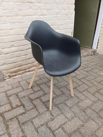 4 tuinstoelen beschikbaar voor biedingen
