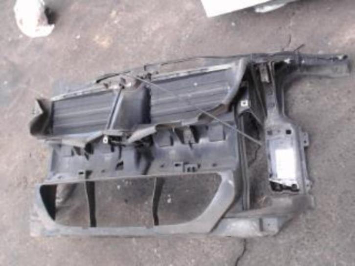 Face avant BMW E90 2005-2008 LP/14235, Auto-onderdelen, Carrosserie, Bumper, BMW, Voor, Gebruikt, Ophalen of Verzenden