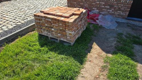 Gevelsteen vernieuwde oude paapsteen, Doe-het-zelf en Bouw, Metselstenen, Zo goed als nieuw, Bakstenen, Ophalen