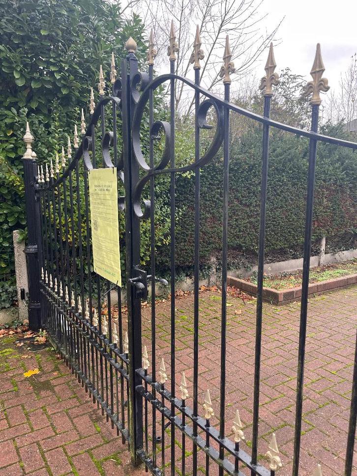 IJzeren poort + hekwerk, Tuin en Terras, Tuinhekken en Hekwerk, Gebruikt, Spijlenhekwerk, IJzer, Met poort, Ophalen