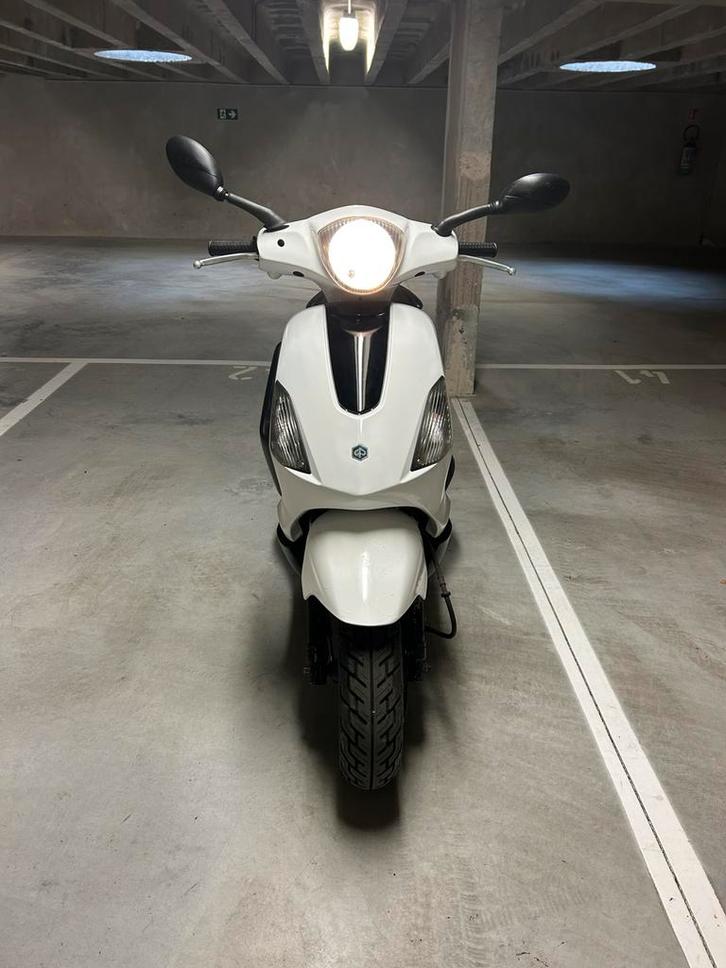 Piaggio Fly 125cc, Fietsen en Brommers, Scooters | Overige merken, Zo goed als nieuw, Ophalen
