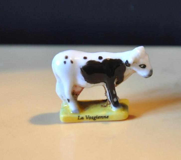 feve en porcelaine vache la vosgienne, Verzamelen, Beelden en Beeldjes, Zo goed als nieuw, Dier, Ophalen of Verzenden