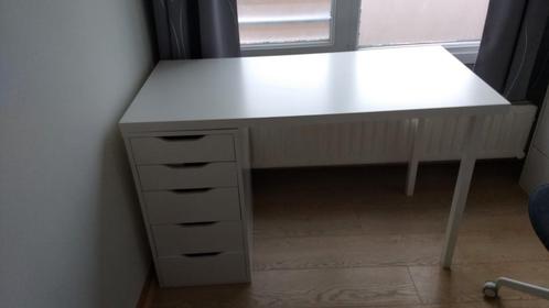 Bureau van ikea in prima staat!, Huis en Inrichting, Bureaus, Zo goed als nieuw, Bureau, Ophalen