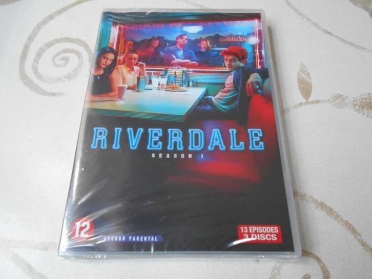 Riverdale seizoenen 1 t./m. 2 (NIEUW), Cd's en Dvd's, Dvd's | Tv en Series, Nieuw in verpakking, Thriller, Vanaf 12 jaar, Ophalen of Verzenden