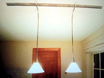 Stijlvolle plafondlamp beschikbaar voor biedingen