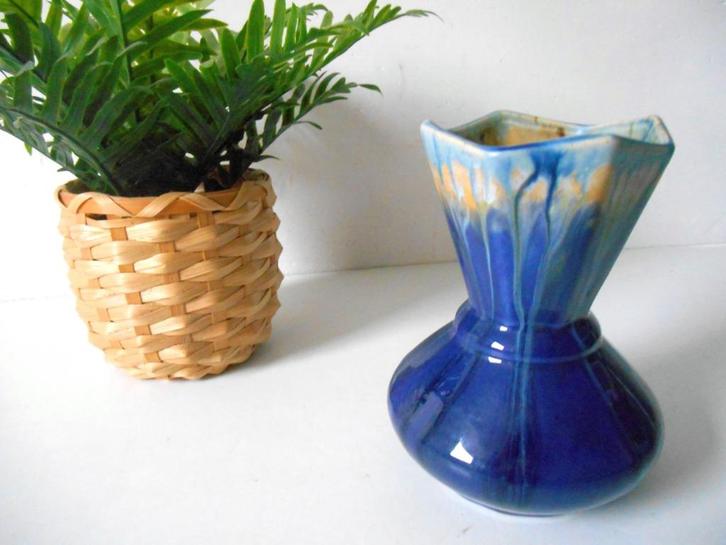 Oud vaasje in Vlaams aardewerk, Antiek en Kunst, Antiek | Keramiek en Aardewerk, Verzenden