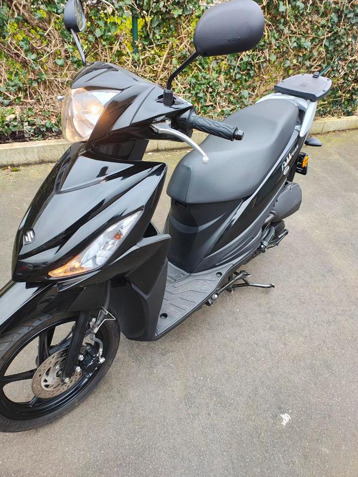 Scooter Suzuki beau, rapide, léger et comme neuf, Vélos & Vélomoteurs, Scooters | Marques Autre, Comme neuf, Essence, Enlèvement