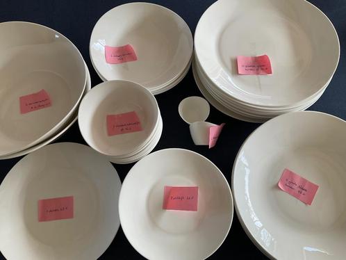 IKEA SKYN design 21986 servies /a-symetrisch /wit, Huis en Inrichting, Keuken | Servies, Ophalen of Verzenden