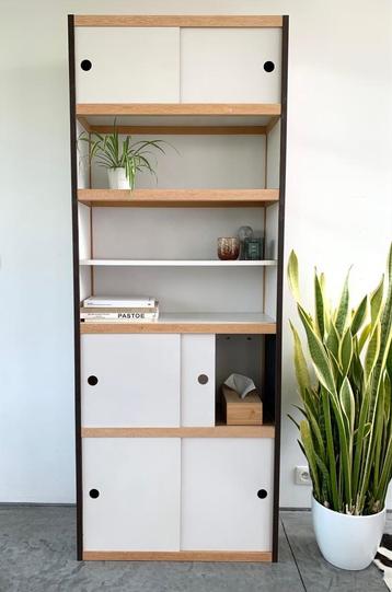 Modulaire KEWLOX kast – met spiegelwand beschikbaar voor biedingen