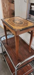 Table d'appoint marqueterie, Enlèvement