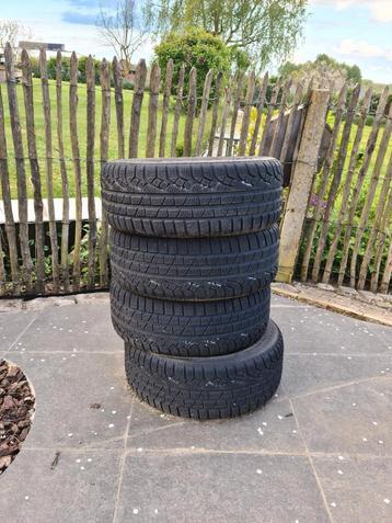 4 banden Pirelli in zeer goede staat beschikbaar voor biedingen