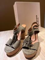 Open sandaal  met plateauzool, Ophalen, Zo goed als nieuw