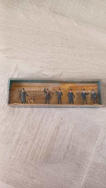 Figurines miniatures WALTER MERTEN BERLIN TEMPELHOF beschikbaar voor biedingen