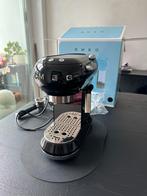 Smeg ECF01 koffiemachine met stoompijp - zwart - nieuwstaat, Elektronische apparatuur, Koffiezetapparaten, Ophalen, Espresso apparaat