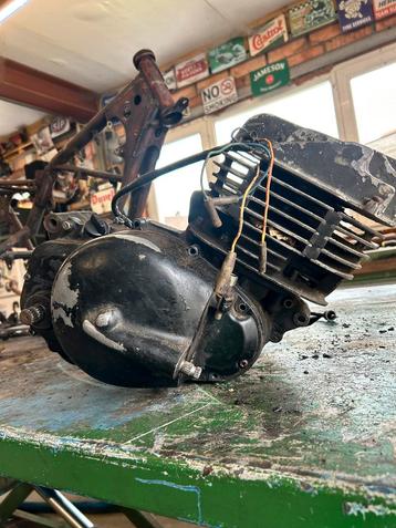 Suzuki ts250er motorblok beschikbaar voor biedingen