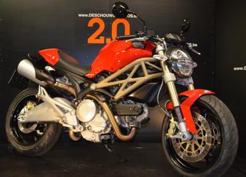 Ducati Monster 696 ABS nieuwstaat slechts 4270 Km  VERKOCHT beschikbaar voor biedingen