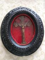 Zeer oud kruis in kader, Antiek en Kunst, Ophalen